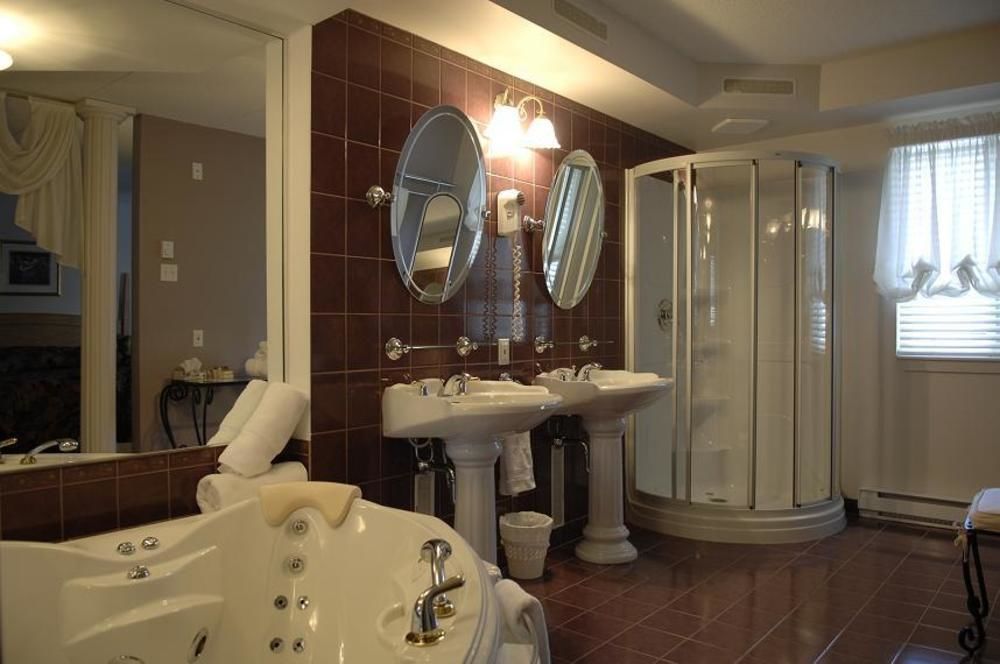 Chateau Logue Hotel Maniwaki Eksteriør bilde
