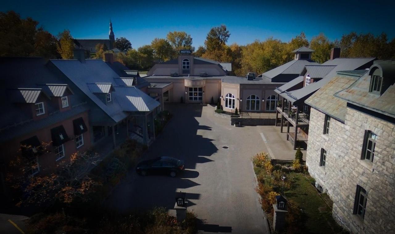 Chateau Logue Hotel Maniwaki Eksteriør bilde