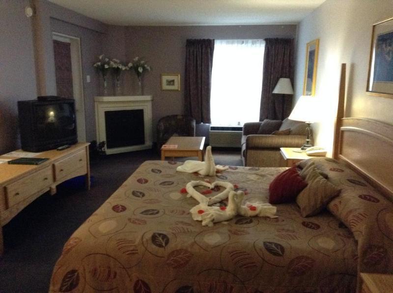 Chateau Logue Hotel Maniwaki Eksteriør bilde